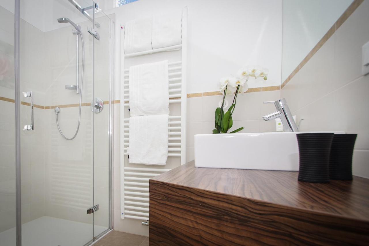 One-Bedroom Apartment Garden View