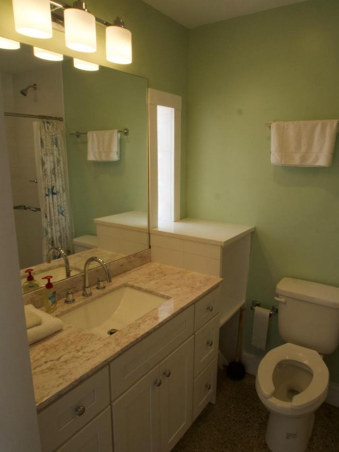 Deluxe Queen Studio