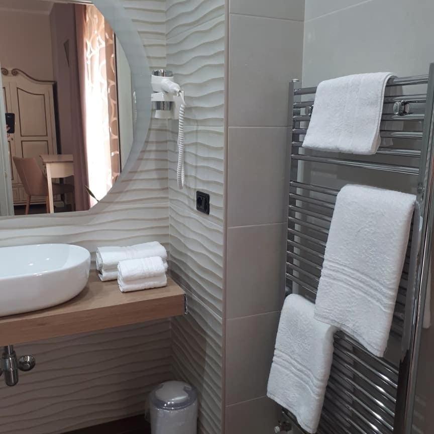 Deluxe Double or Twin Room Balcony,1031814670:JPEG