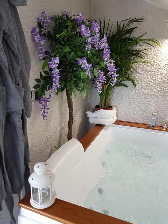 King Room Spa Bath