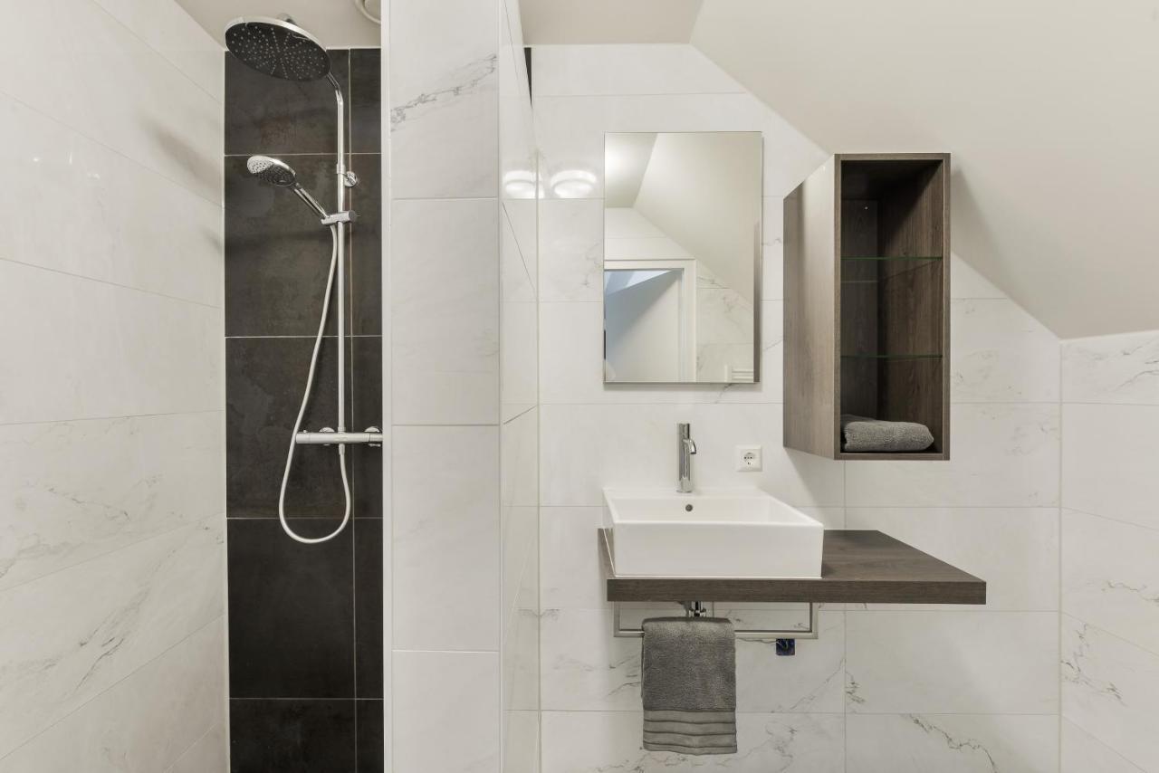 Double Room Private Bathroom