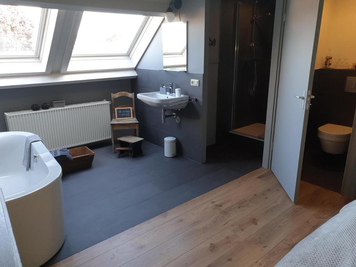 Deluxe Double Room Bath,1034712992:JPEG