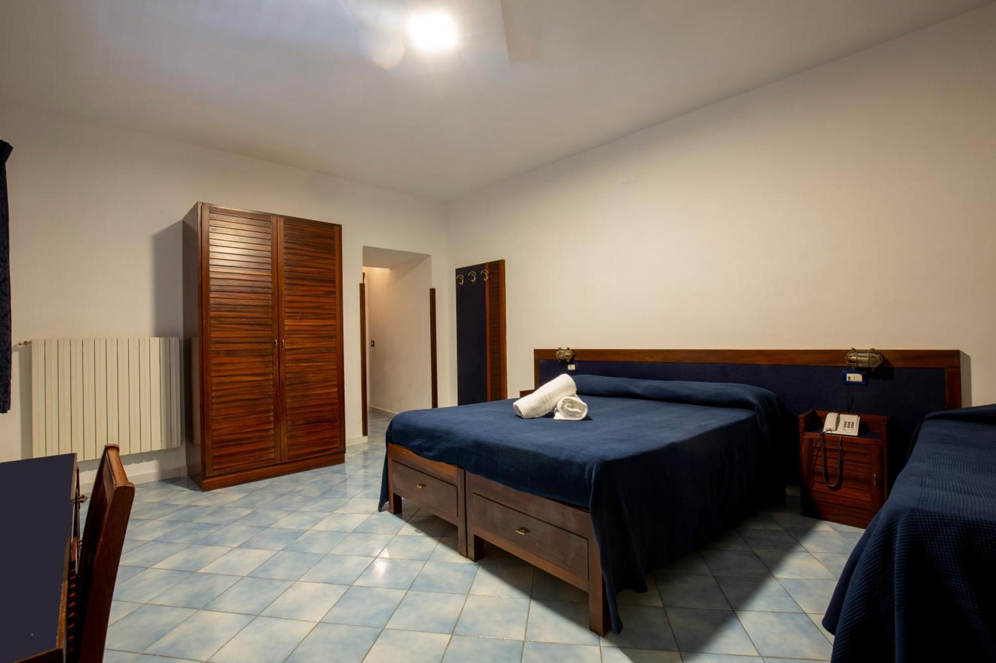 Classic Quadruple Room,1013078236:JPEG