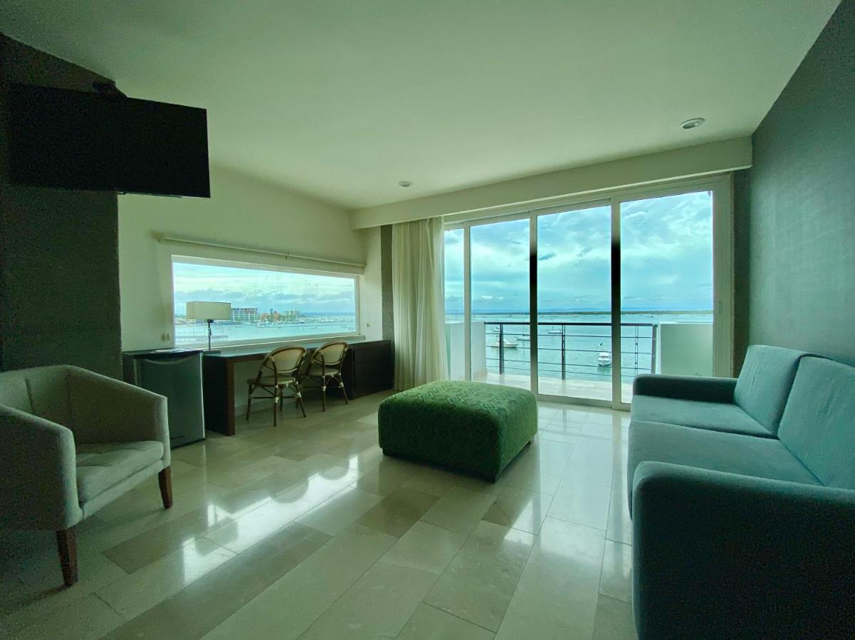 Master Suite,1742683206:JPEG