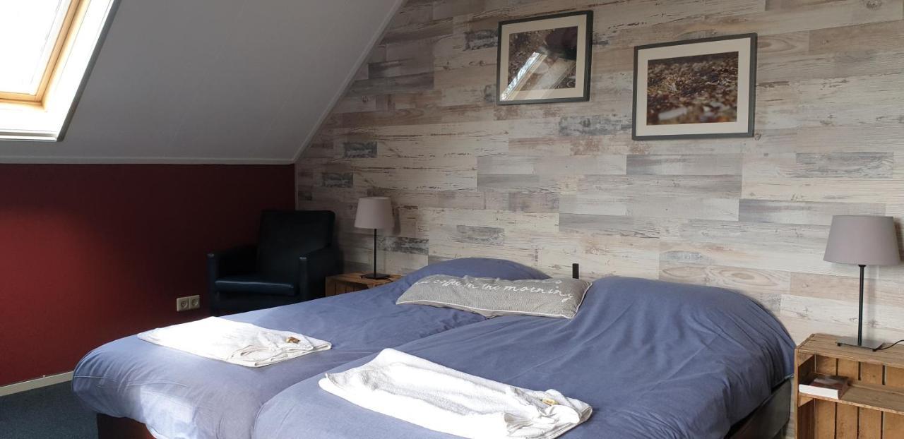 Tweepersoonskamer met 2 Aparte Bedden