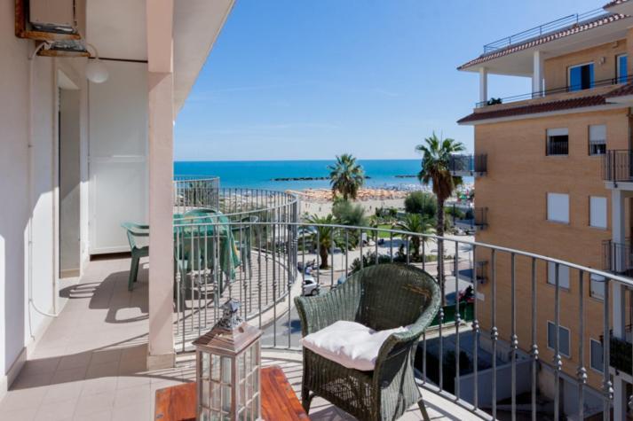Apartment Partial Sea View
