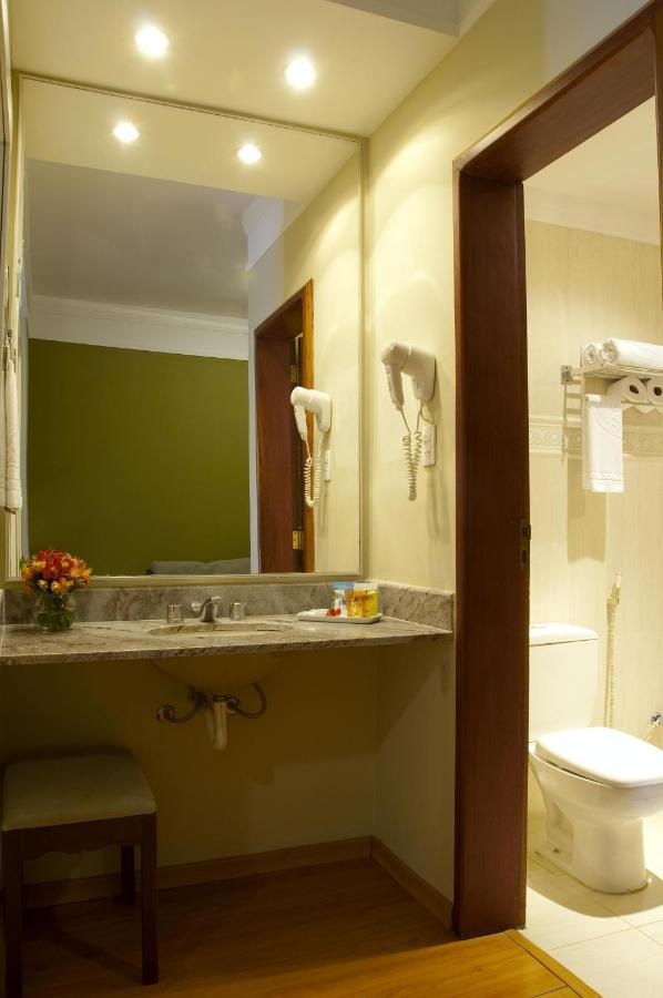 Quarto Deluxe com Cama de Casal ou 2 de Solteiro