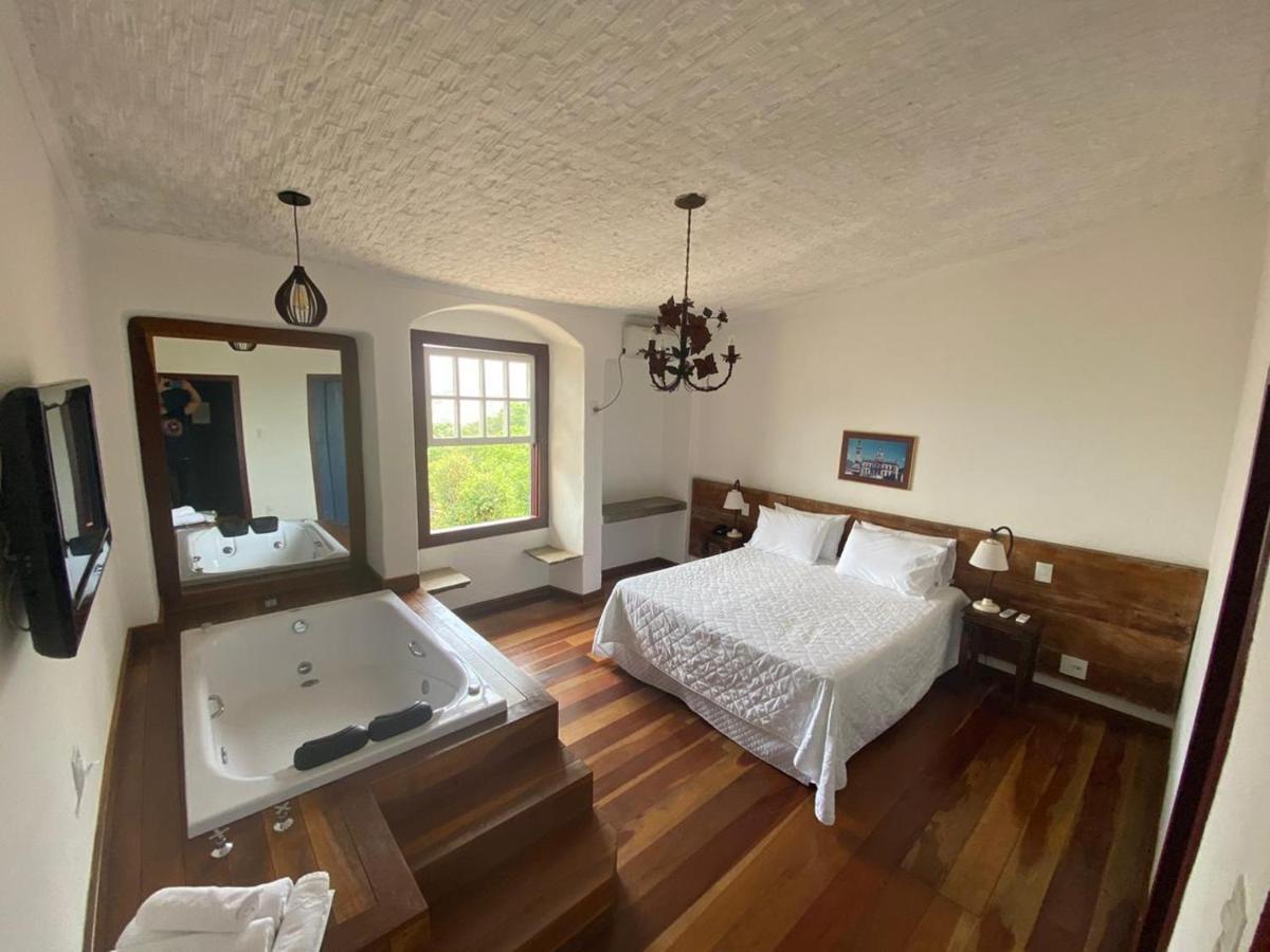 Suíte Super Luxo com Banheira de Hidromassagem e Ar condicionado