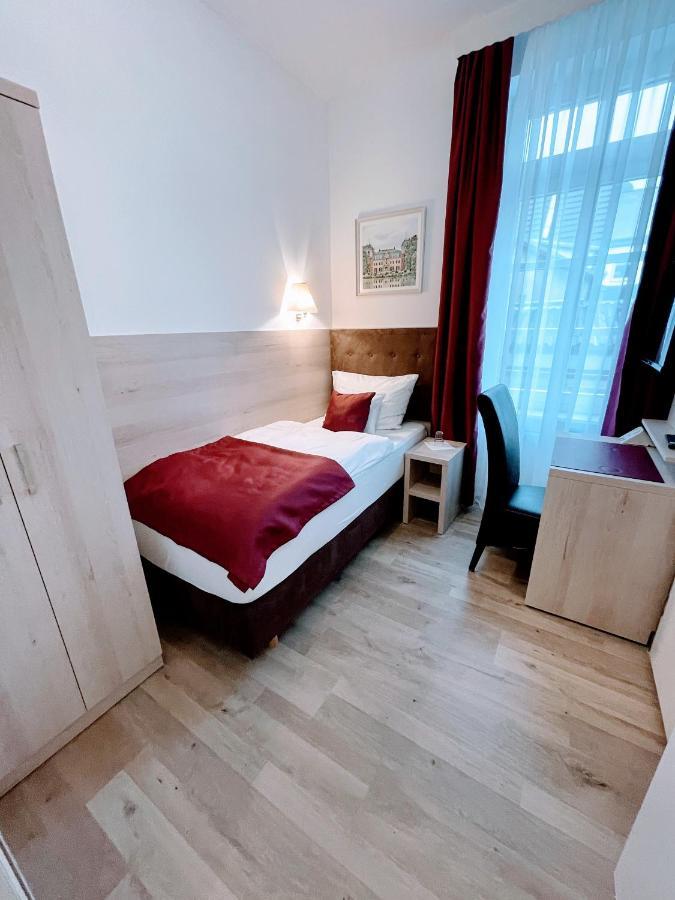 Economy Single Room