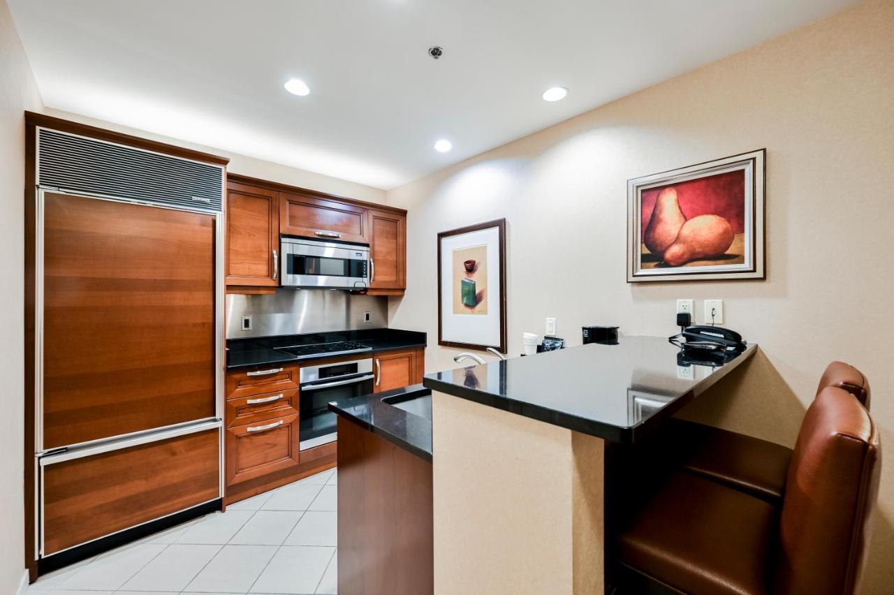 One-Bedroom Extended Balcony,1052299306:JPEG