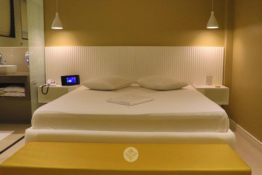 Standard Double Suite,1037893753:JPEG