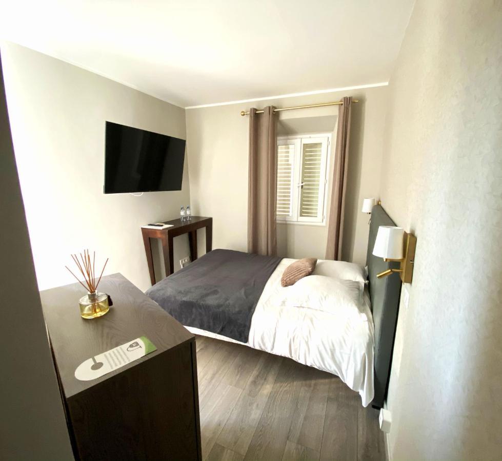 Standard Double Room,1070186947:JPEG
