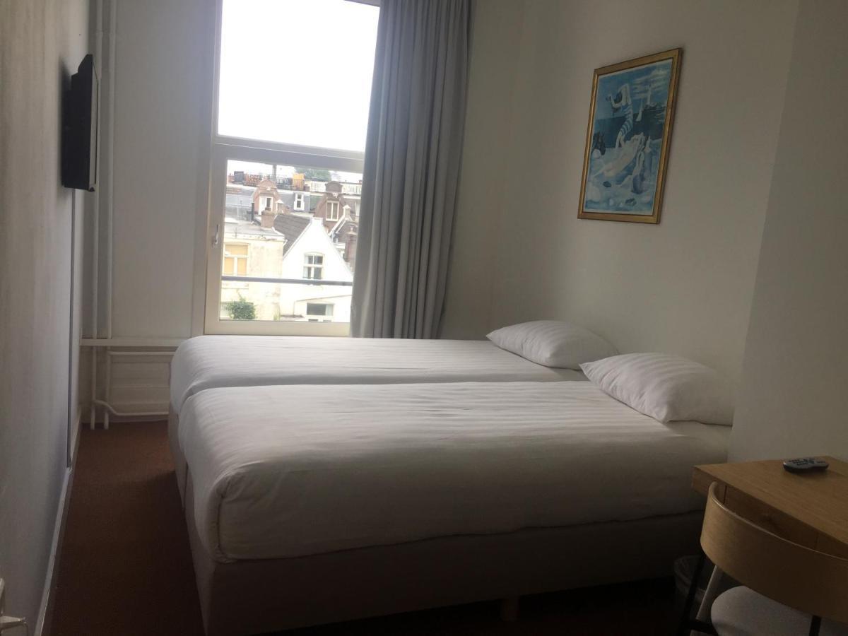 Kleines Zweibettzimmer