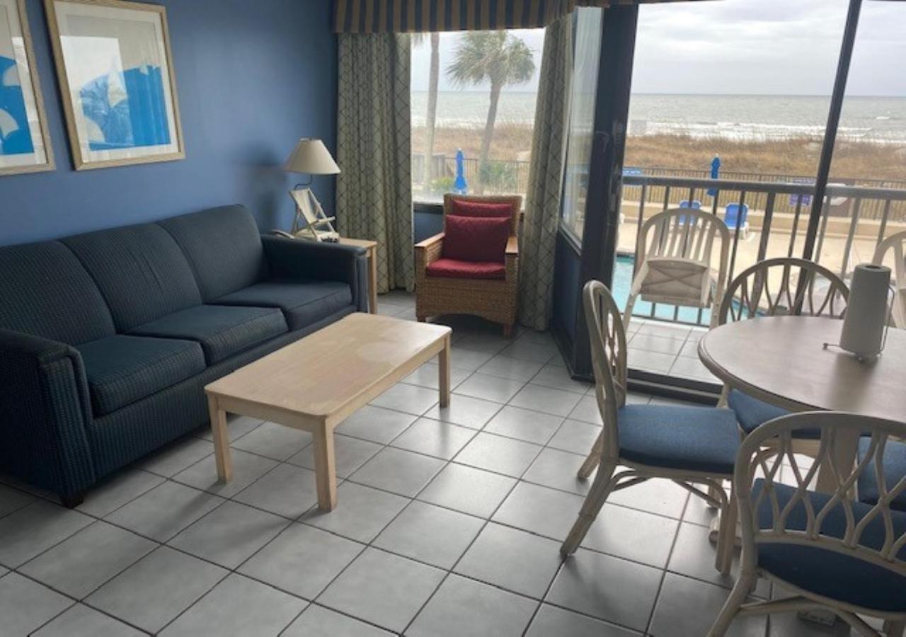 One-Bedroom Suite One Queen Bed Oceanfront or Non-Smoking,1039168330:JPEG