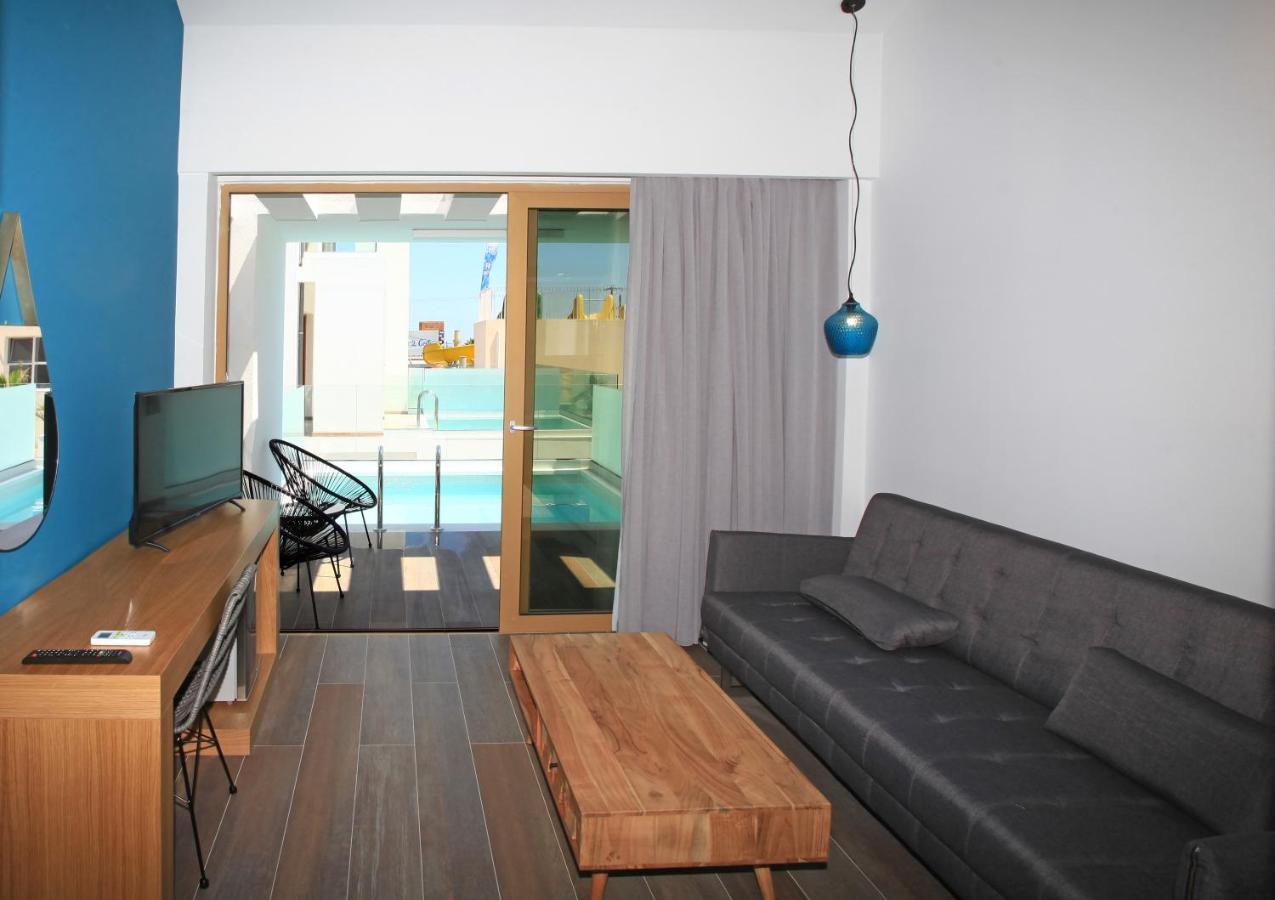 Superior Junior Suite Private Pool Spilt Level