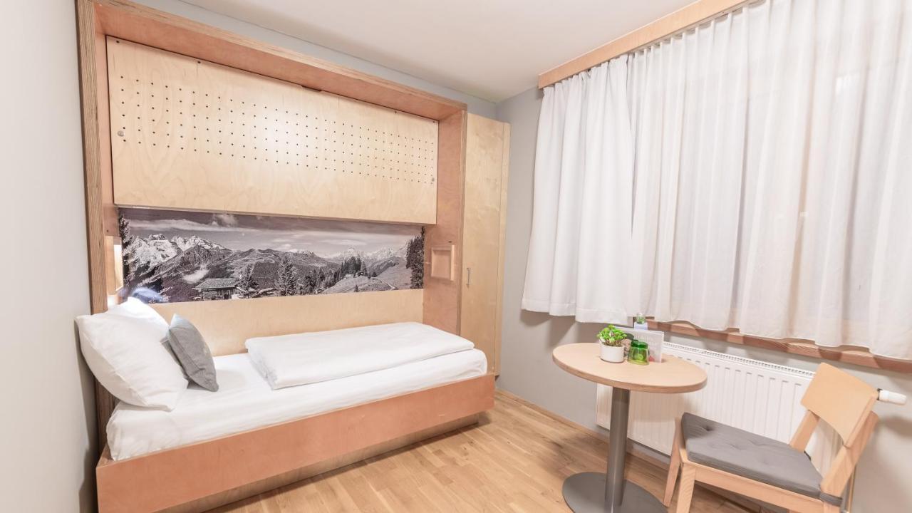 Single Room,1039196656:JPEG