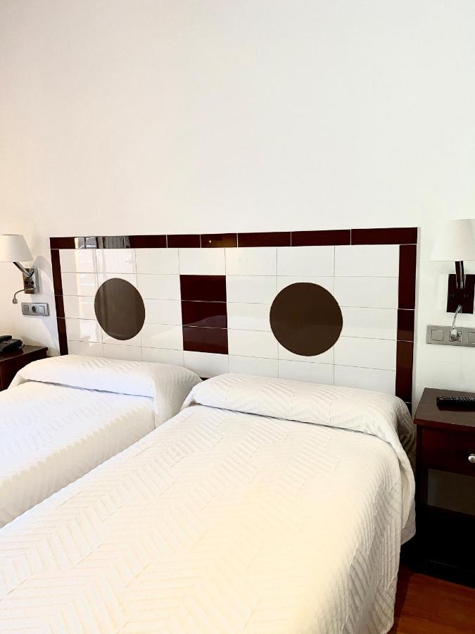 Standard Double or Twin Room,1083498562:JPEG
