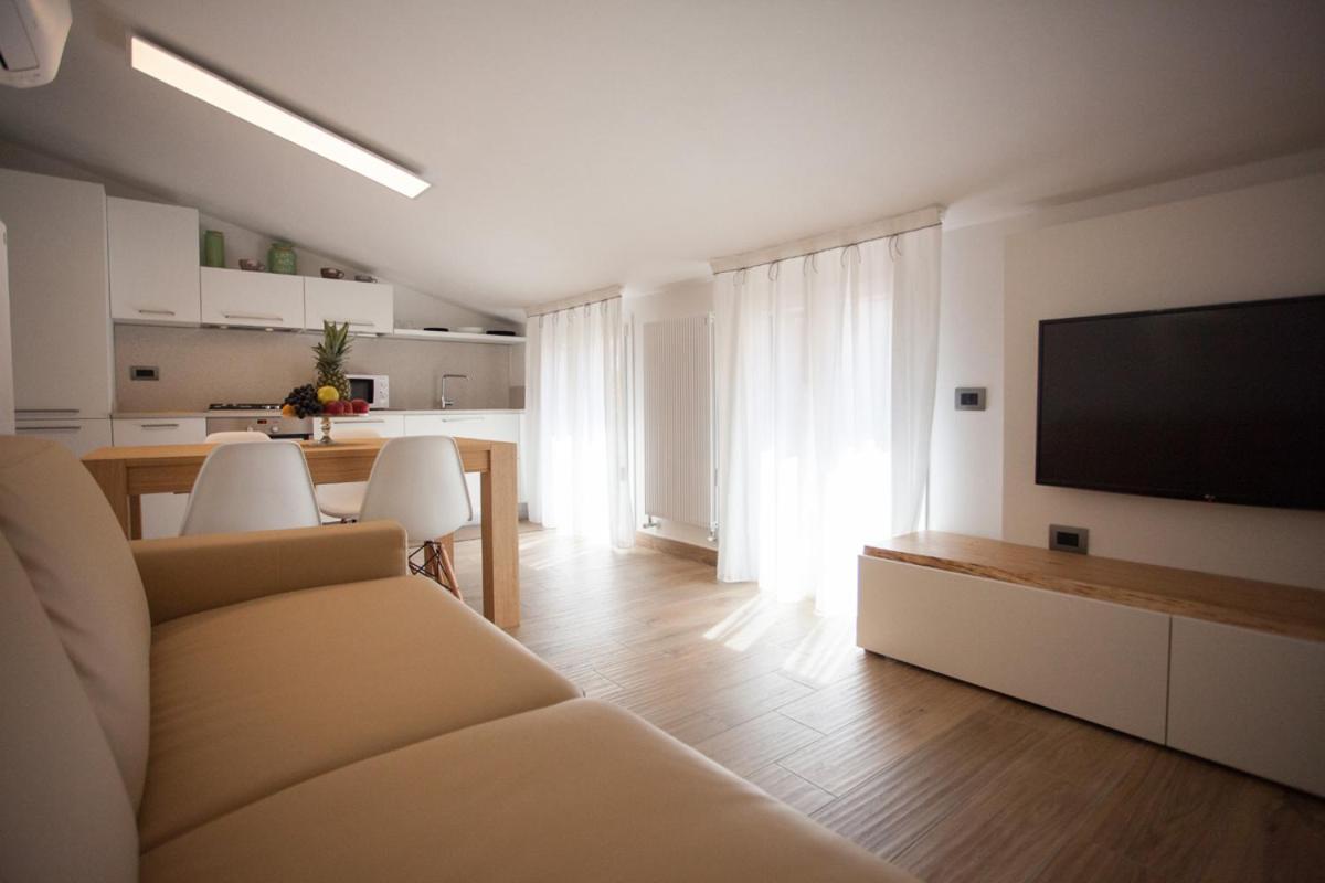 Two-Bedroom Apartment,1039450363:JPEG