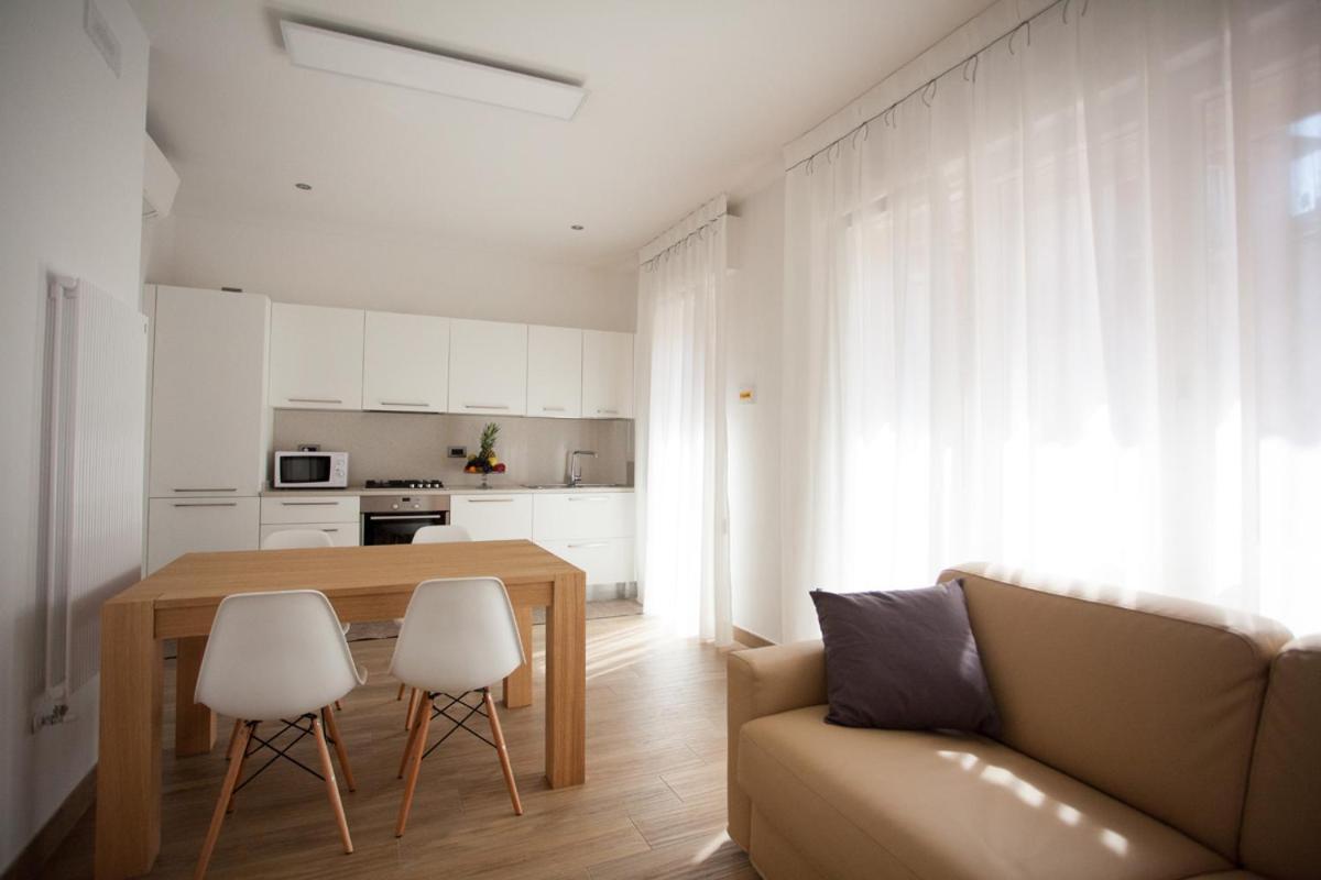 Two-Bedroom Apartment,1039449364:JPEG