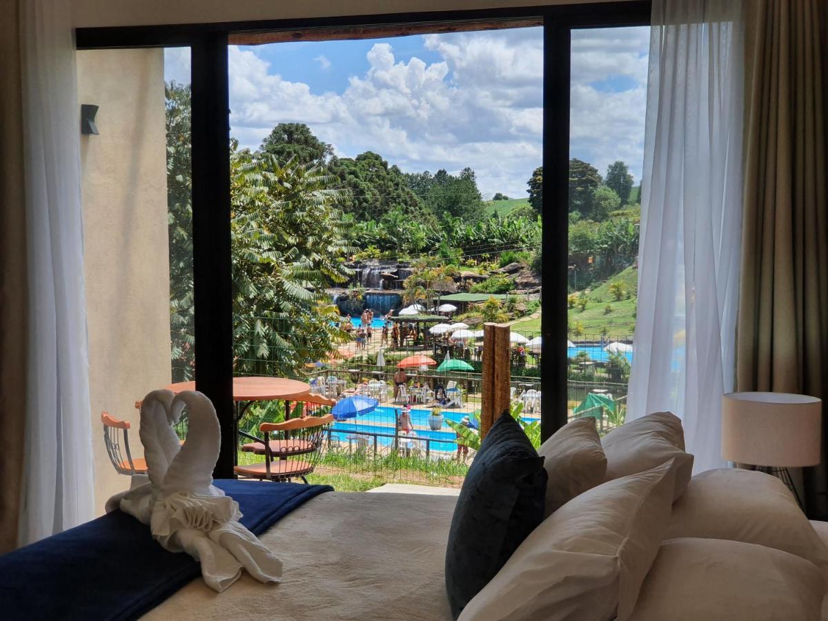 Deluxe Queen Suite