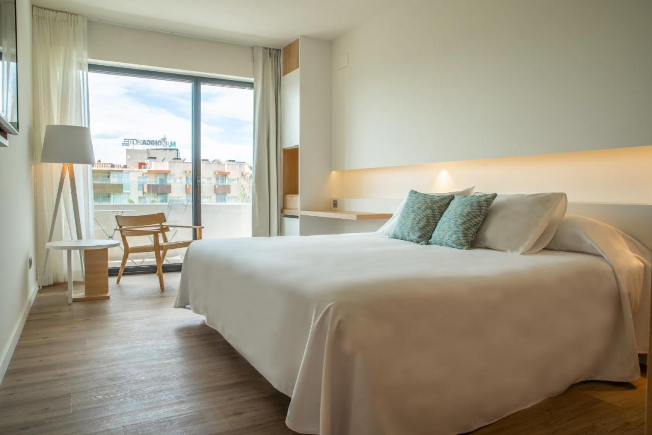 Deluxe Double Room extra large double bed