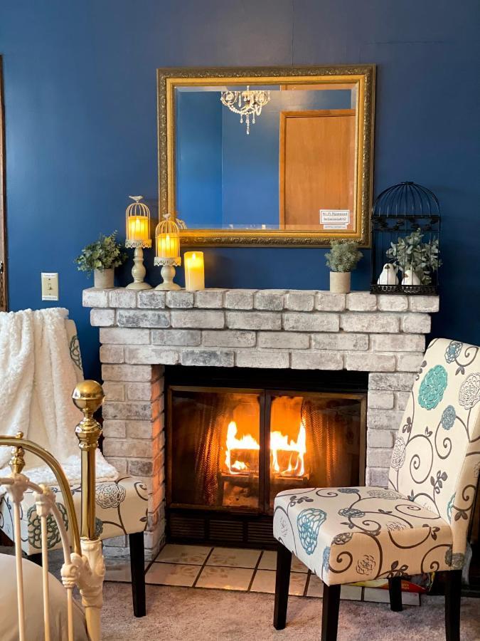 Queen Room Fireplace