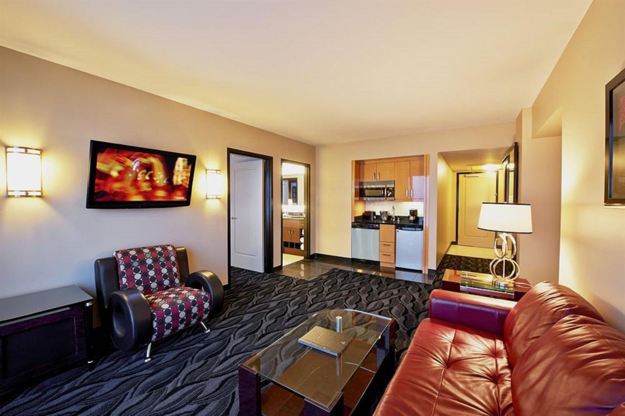 One-Bedroom Junior Suite