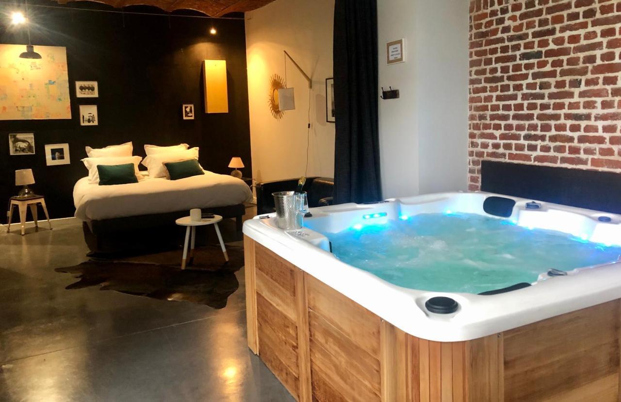 Deluxe Suite Spa Bath