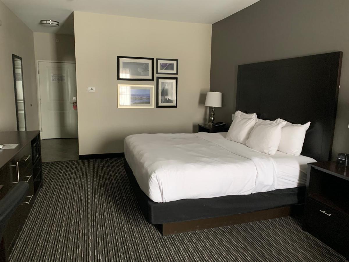 King Room Mobility or Hearing Impaired Access Non-Smoking