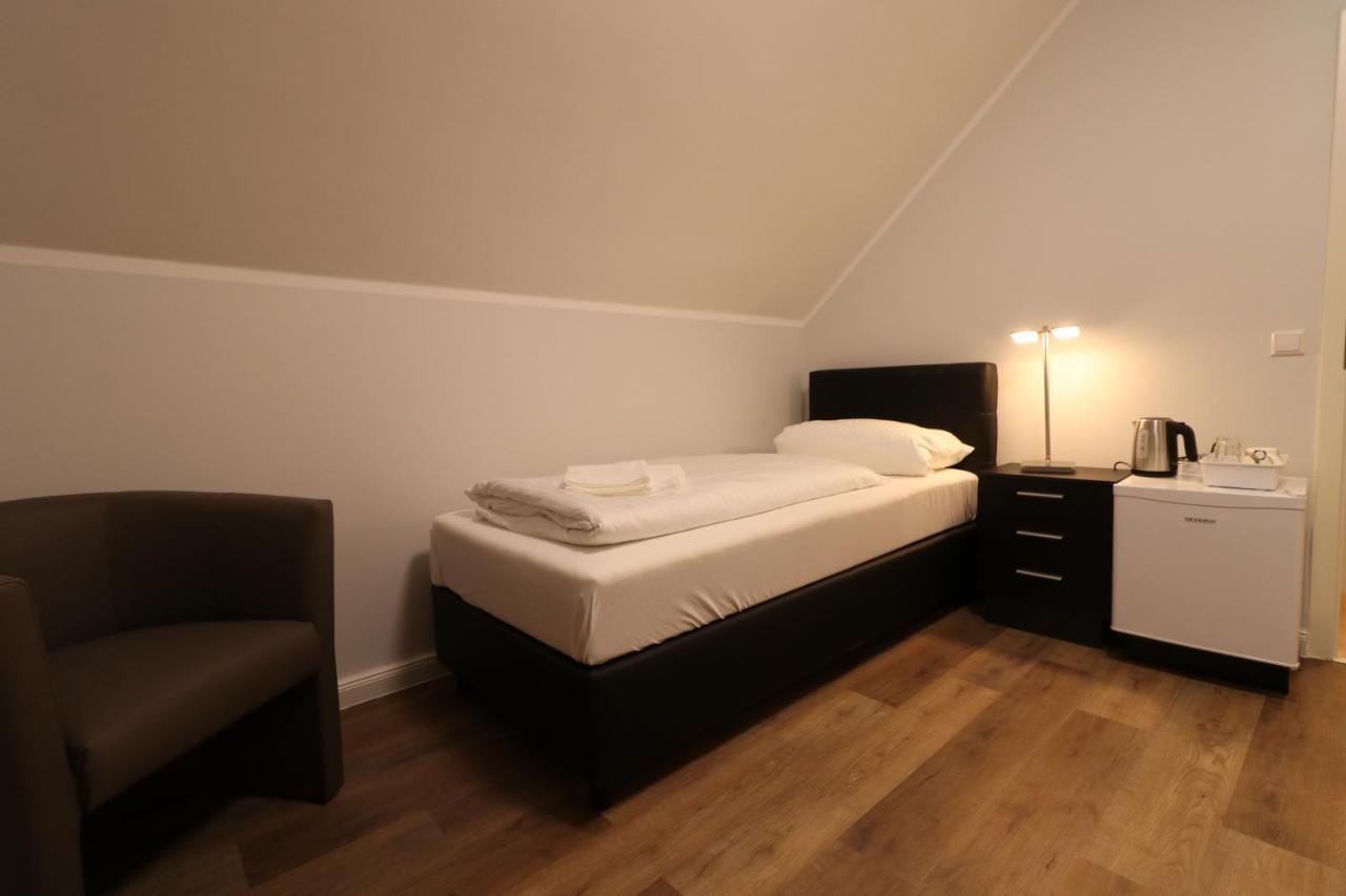 Single Room,1041799033:JPEG