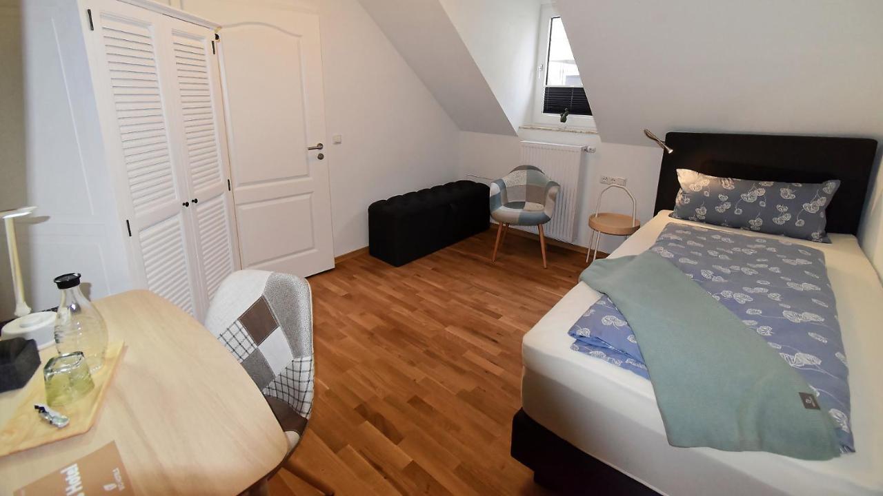 Single Room,1041908542:JPEG