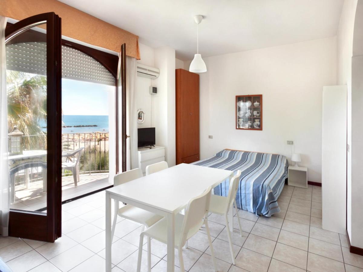 Studio Sea View