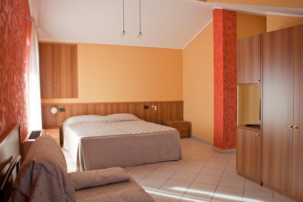 Comfort Triple Room