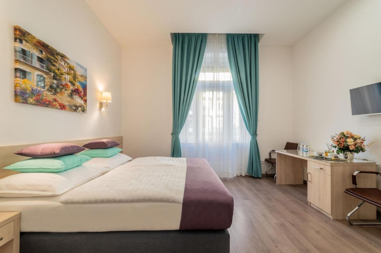 Deluxe Double or Twin Room Balcony