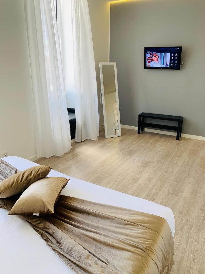 Large Double or Twin Room,1045725691:JPEG