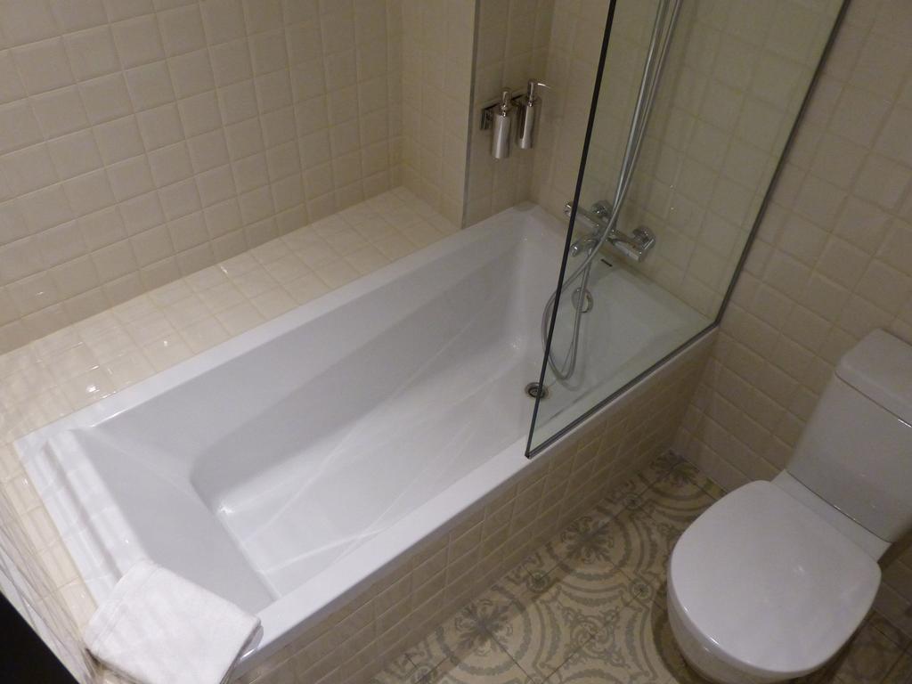 Standard Double Room,106863150:JPEG