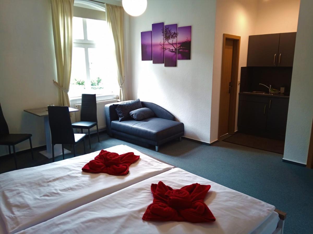 Large Double Room,1050041524:JPEG