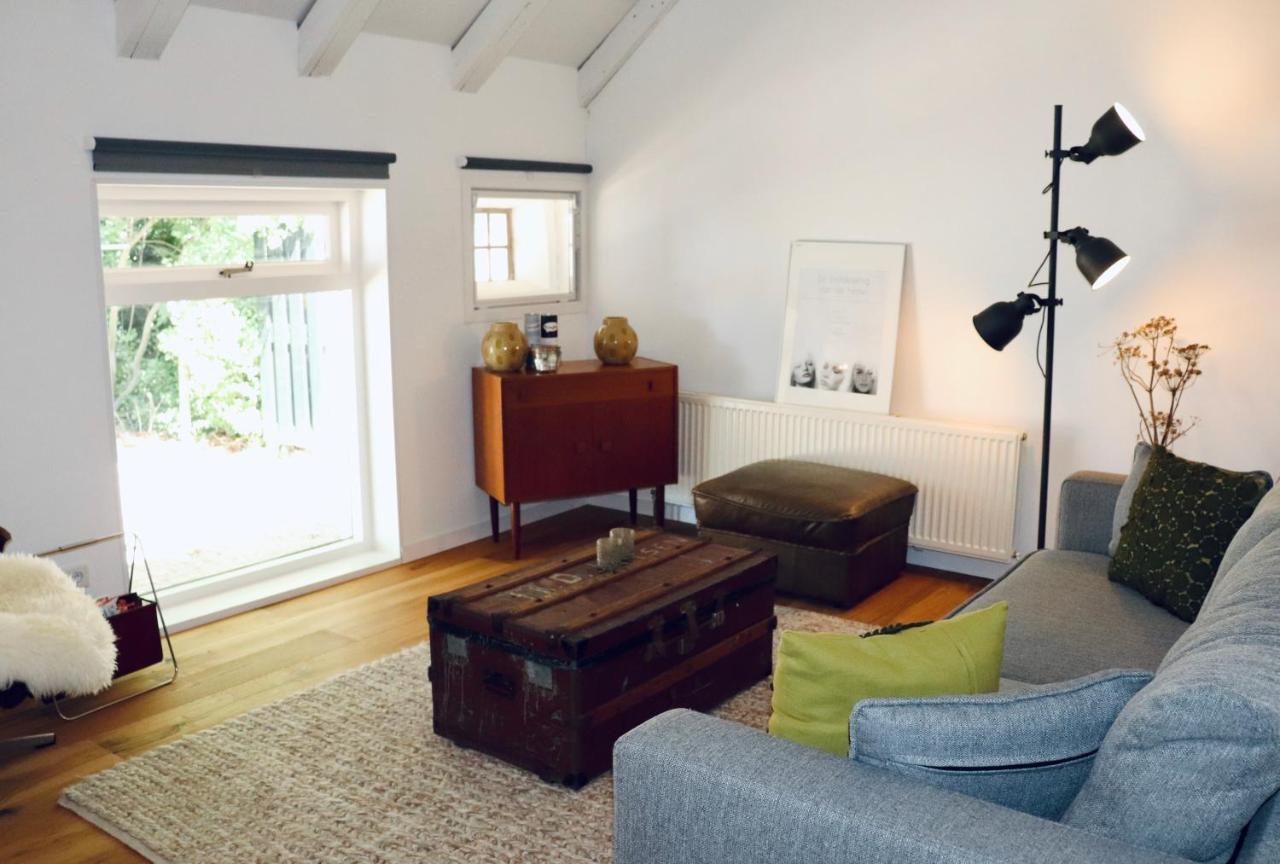 Deluxe Studio