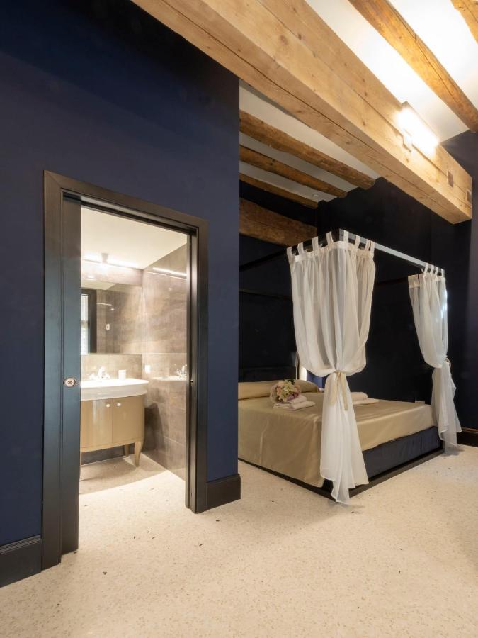 Deluxe King Studio
