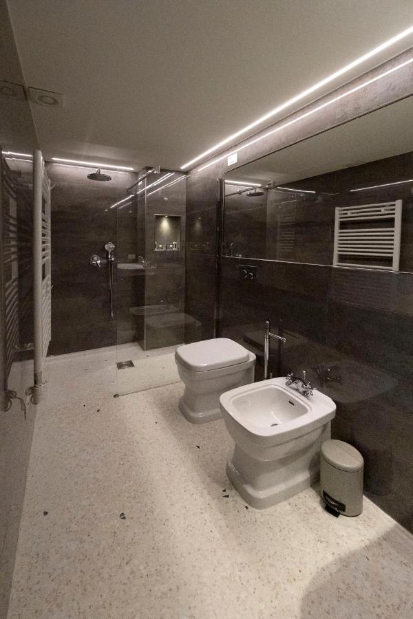 Deluxe Studio