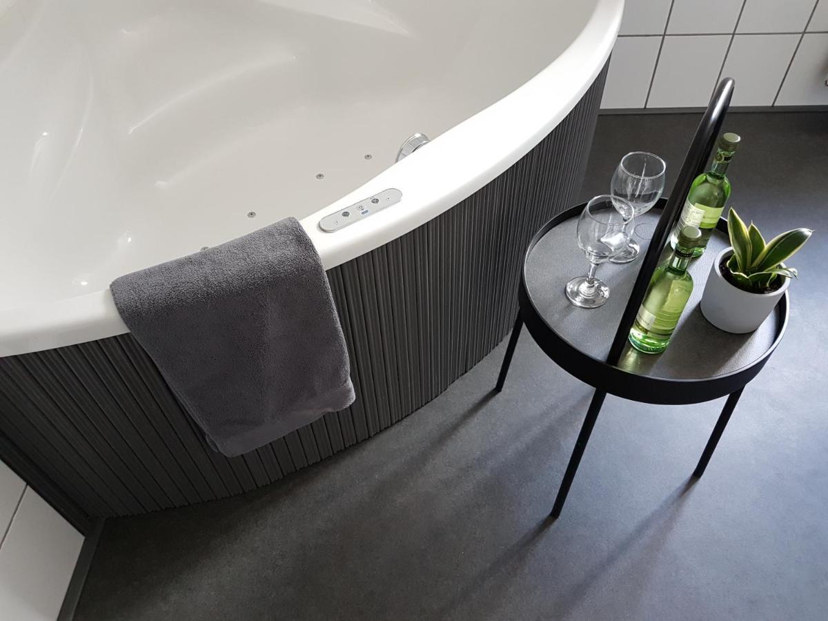 Deluxe Double Room Bath