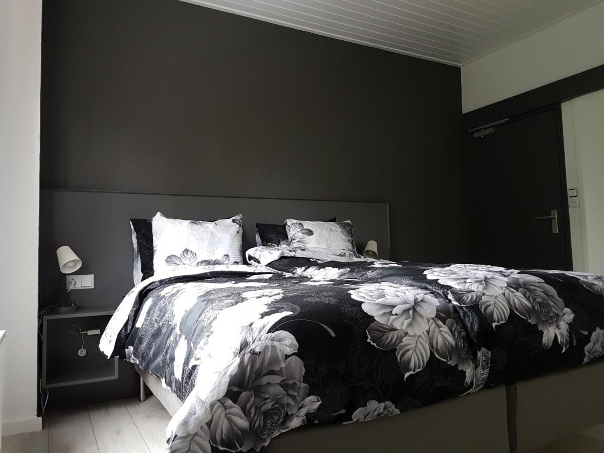 Standard Double Room,1052299813:JPEG