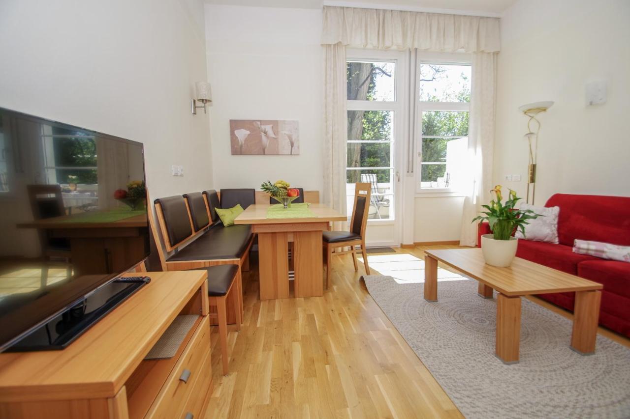 One-Bedroom Apartment Garden View