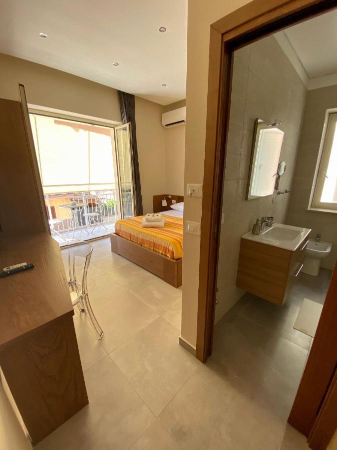 Double Room Private Bathroom,1055265019:JPEG
