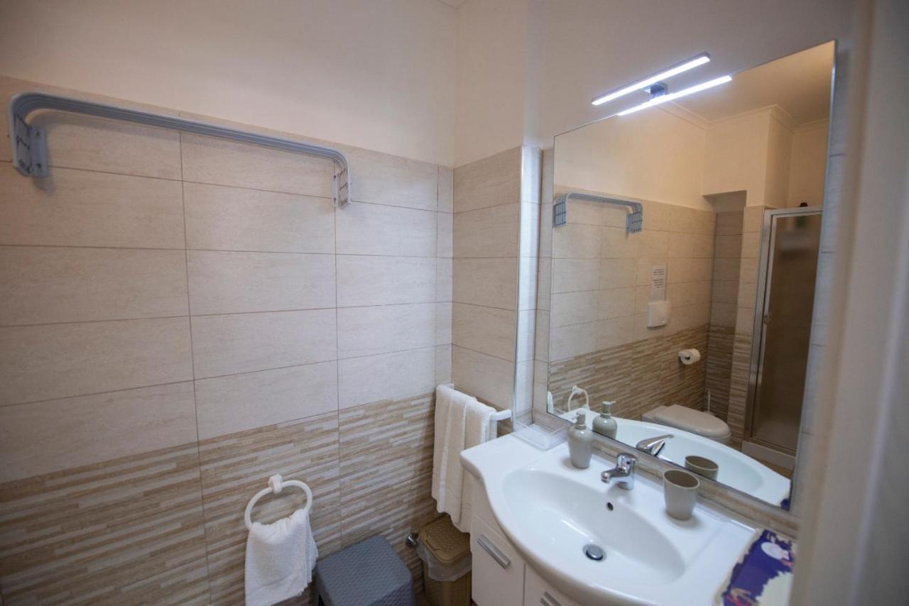 Deluxe Double Room Internal View