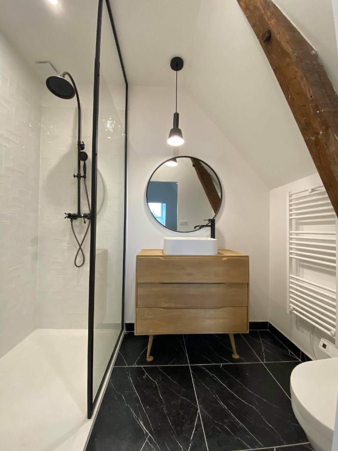 Deluxe Double Room Shower,1058033968:JPEG