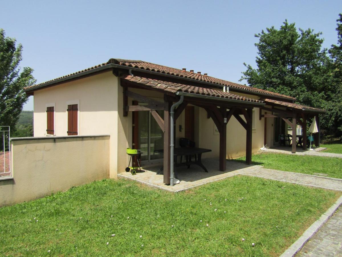 One-Bedroom House,1055165731:JPEG
