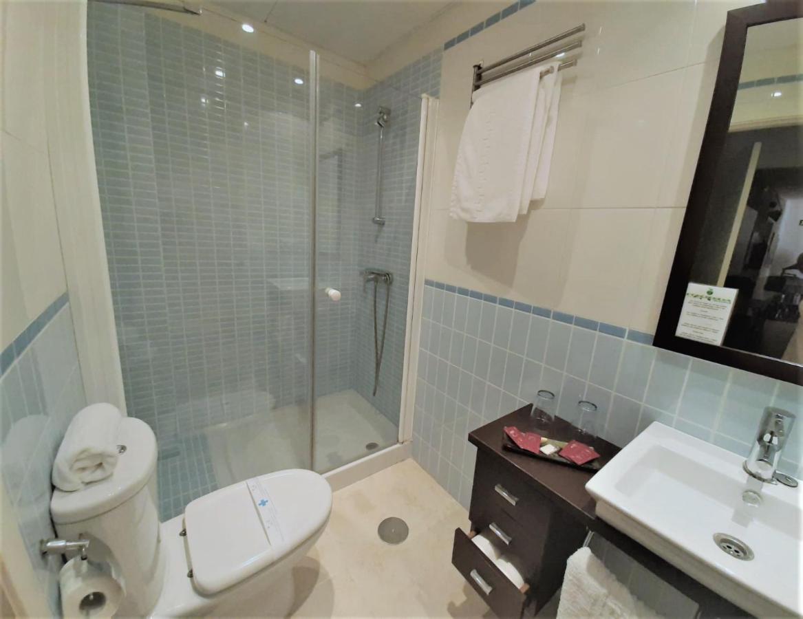 Standard Twin Room,903112183:JPEG