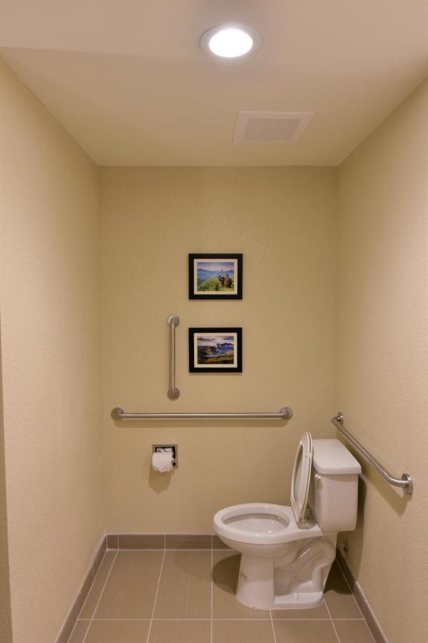 King Suite - Accessible/Non-Smoking