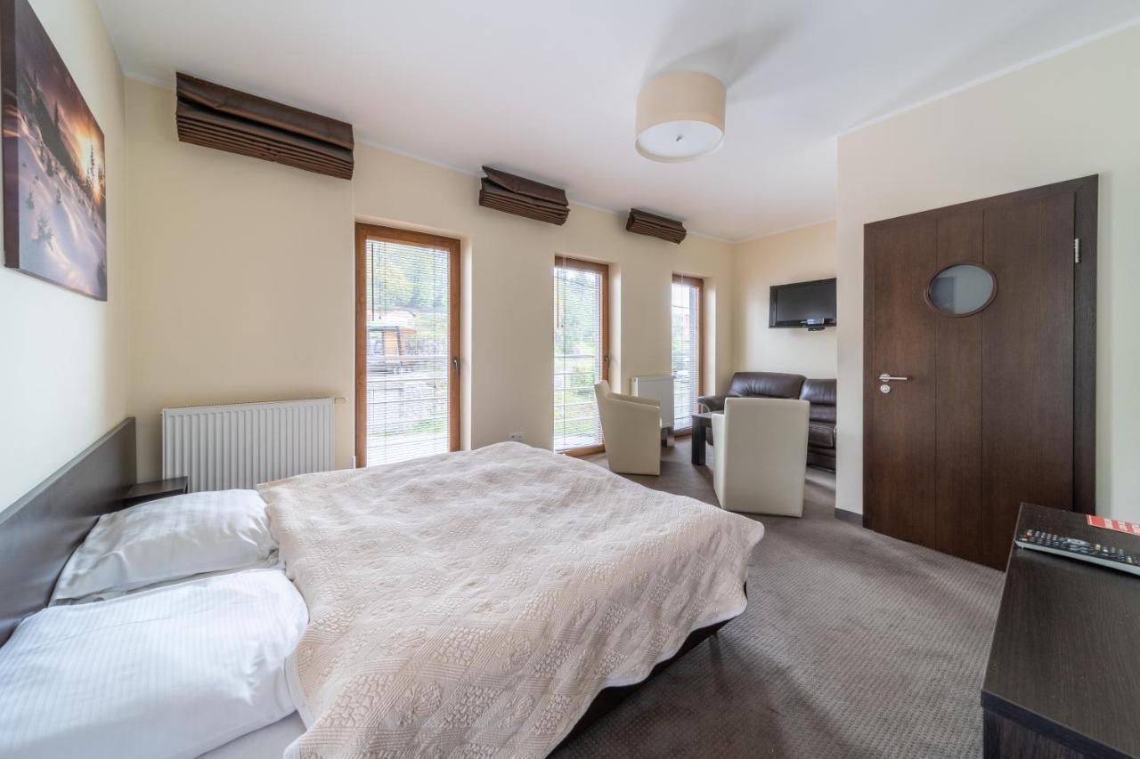Familienzimmer mit Bergblick